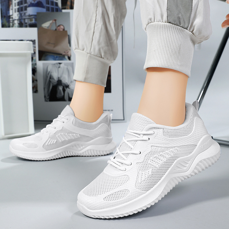 New spring women's shoes, fashionable, casual and breathable running shoes, factory direct sales of soft-soled women's sports single shoes Application Scenario