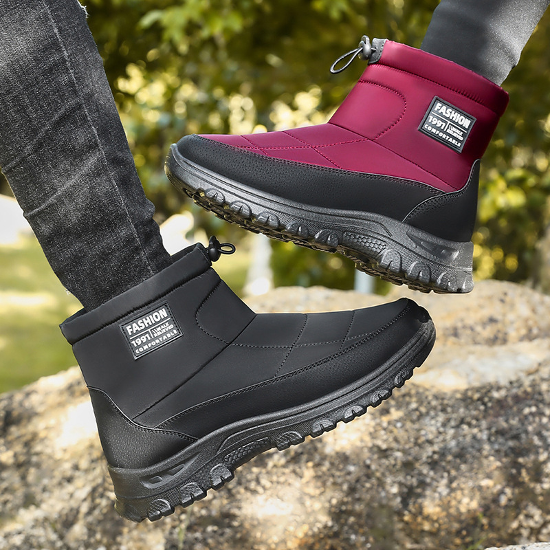 Cotton shoes for women in 2025 winter: Warm, fleece and thickened senior shoes, couple style outdoor sports thick-soled snow boots Application Scenario