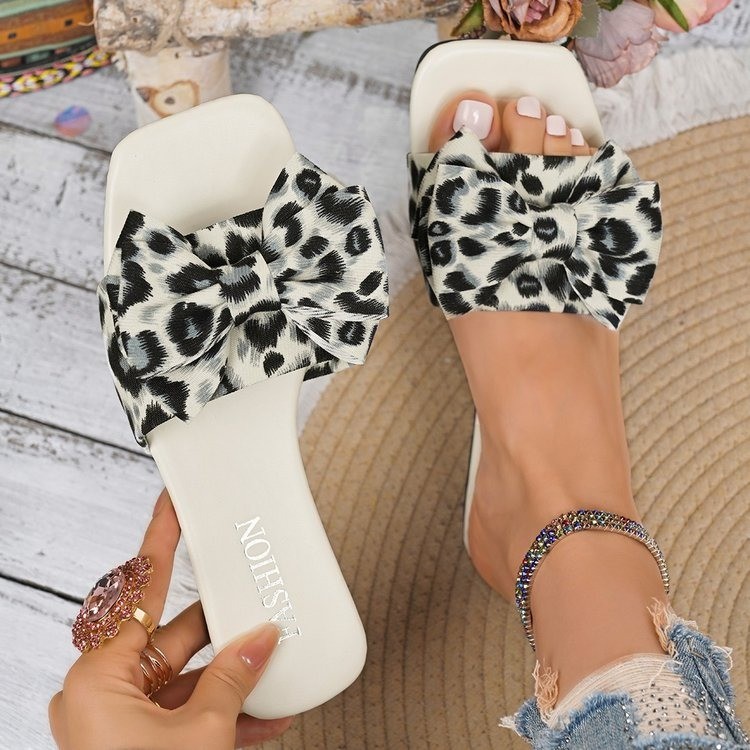 Outerwear square head leopard print one-piece slippers 2025 Summer new flat large size cross-border bow cool slippers for women 43 details Picture