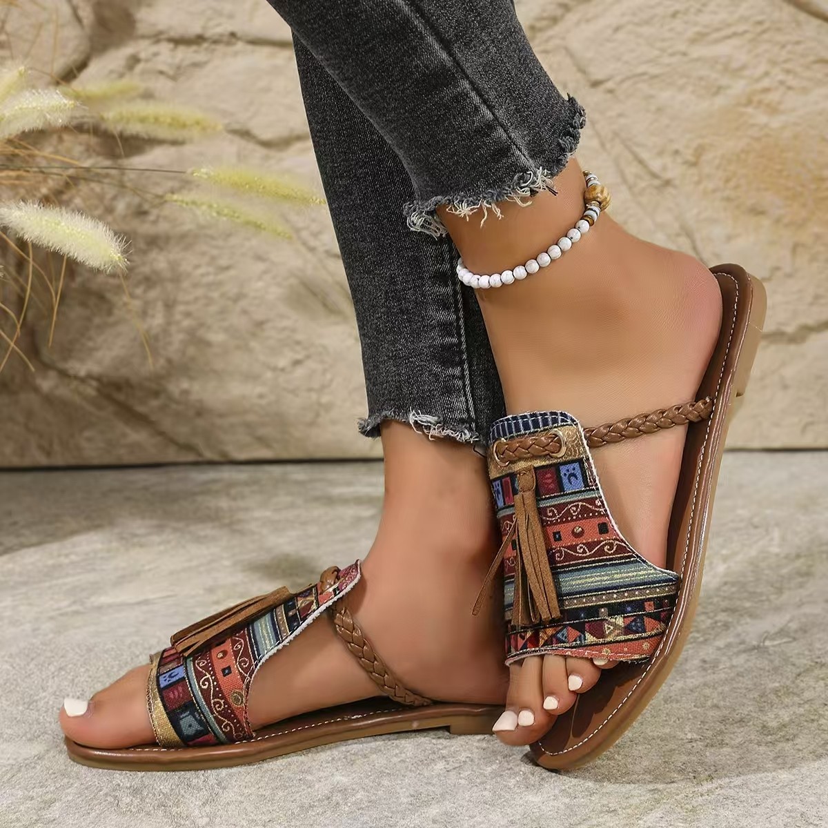 wish's new Bohemian-style beach shoes for women, size 43, are available for summer 2025 Application Scenario