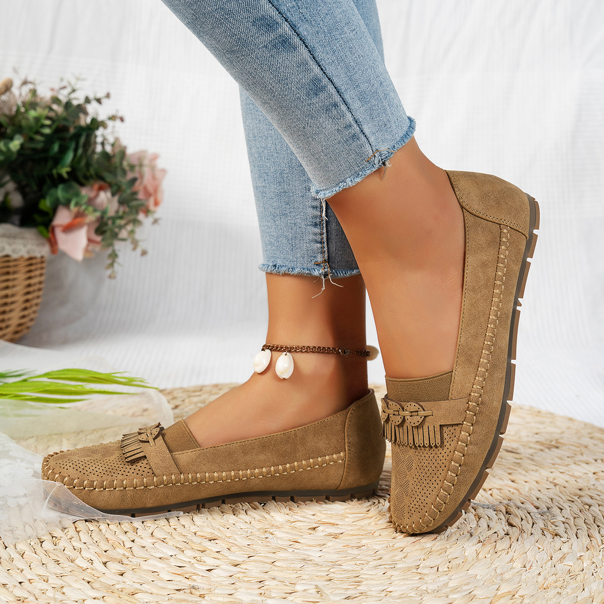 Independent station 2025 Spring New large-sized flat single shoes for women in foreign trade casual shoes, cross-border foreign trade bean shoes Application Scenario