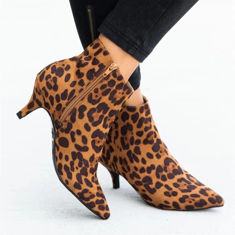 New cross-border large-sized ankle boots for autumn and winter in Europe and America, fashionable round toe Chelsea style mid-heel pointed Dr. Martens boots for women Specification drawing