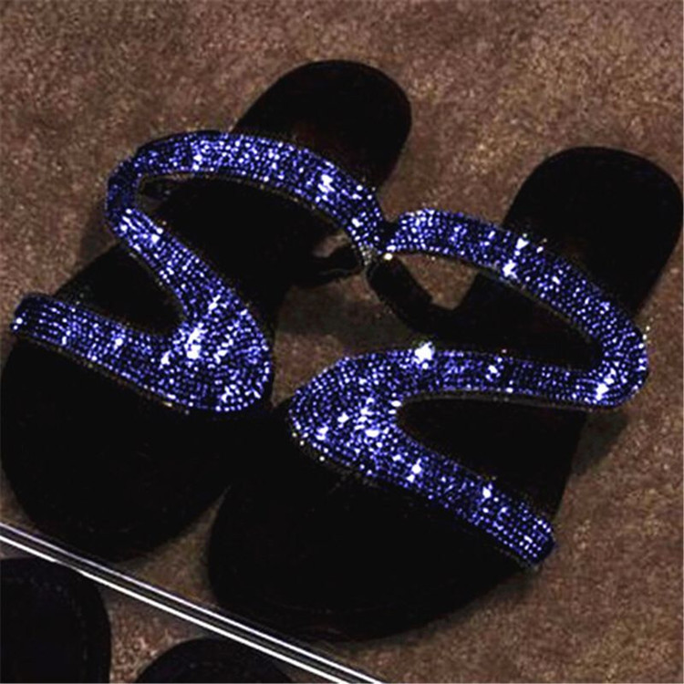 wish AliExpress's new large-sized water diamond flip-flops for women, European and American open-toe flat women Application Scenario