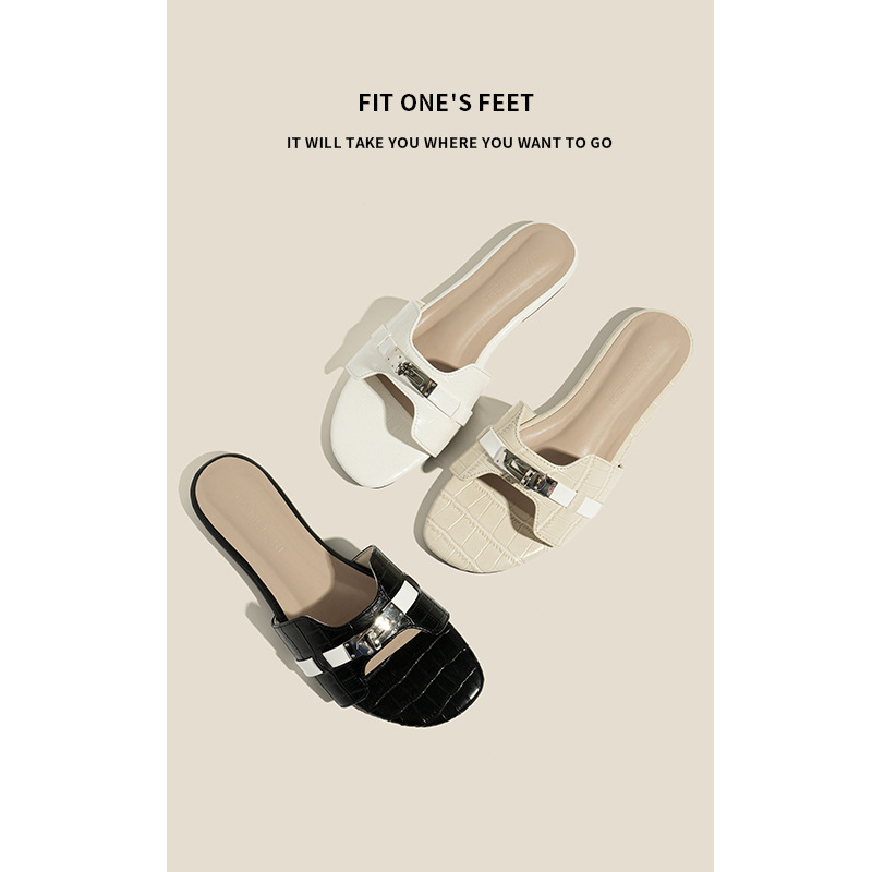 High-end crocodile-patterned metal buckle toe exposed hollowed-out one-shoulder slippers for women's summer, French flip-flops, flat beach slippers full figure