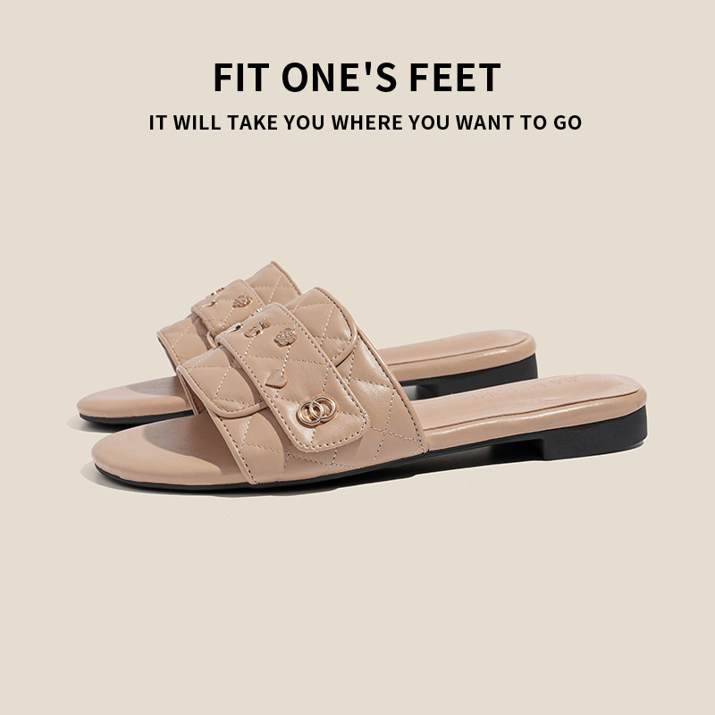In 2025, Xiaoxiang's new classic flat flip-flops for women's outdoor beach wear, genuine leather high-end outdoor slippers details Picture