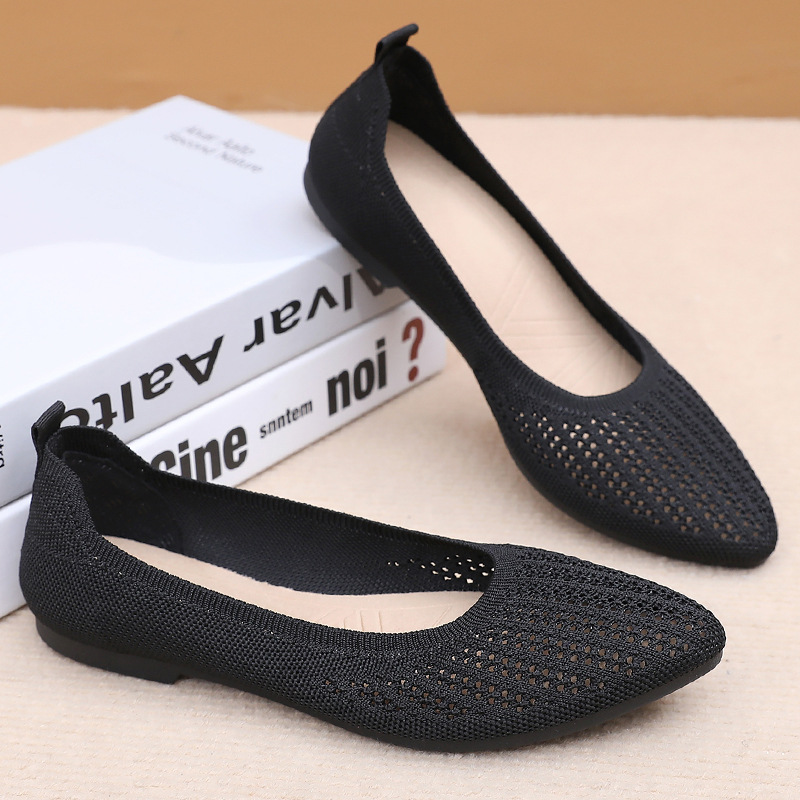 Women's casual shoes, cross-border trade women's shoes, soft soles, not tiring to the feet, single shoes, fly-knit breathable single shoes, pointed-toe mom shoes details Picture
