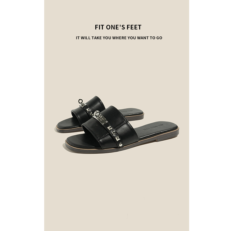Spring 2025 new open-toe gold lock one-piece flip-flops for women, flat-bottomed fashionable outerwear, wholesale in stock details Picture