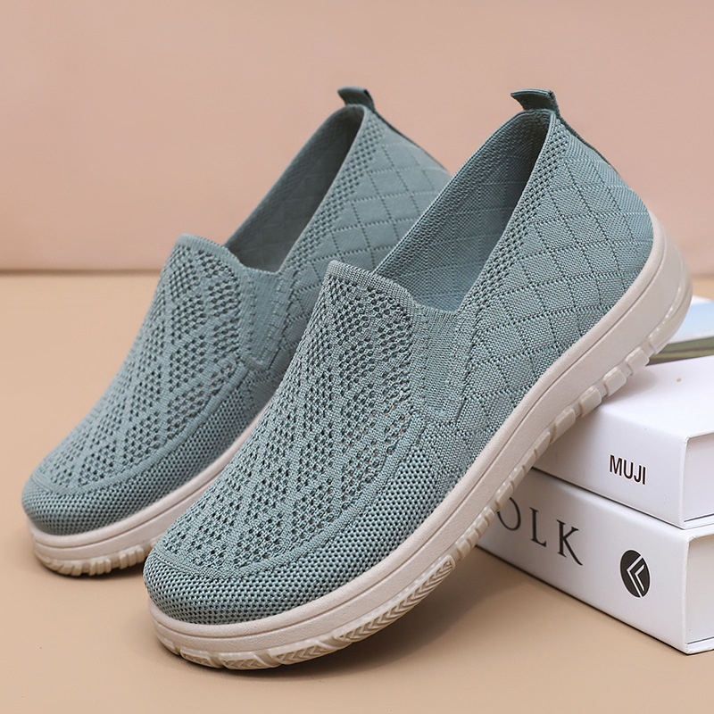 Women's casual shoes, one-step old Beijing cloth shoes, new summer shallow-mouthed flat shoes, soft-soled comfortable mom shoes Application Scenario
