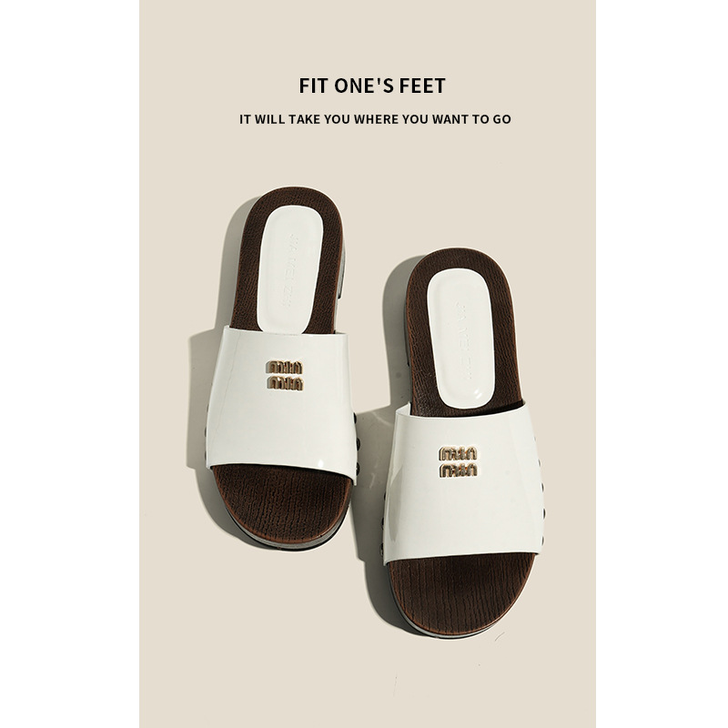 Miao Family retro thick-soled slippers for women's outerwear, 2025 new style one-shoulder flat, anti-slip and wear-resistant single beach shoes for women Application Scenario