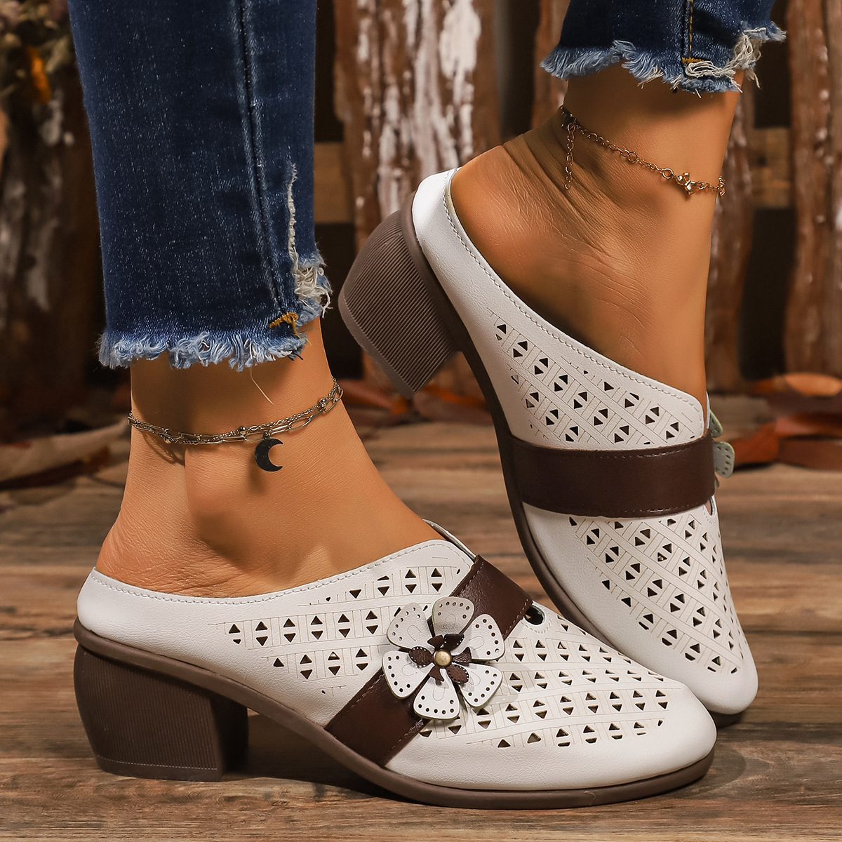 Korean summer new flower-shaped flip-flops, new mom sandals with hollowed-out ethnic style, thick heels and half flip-flops for women full figure
