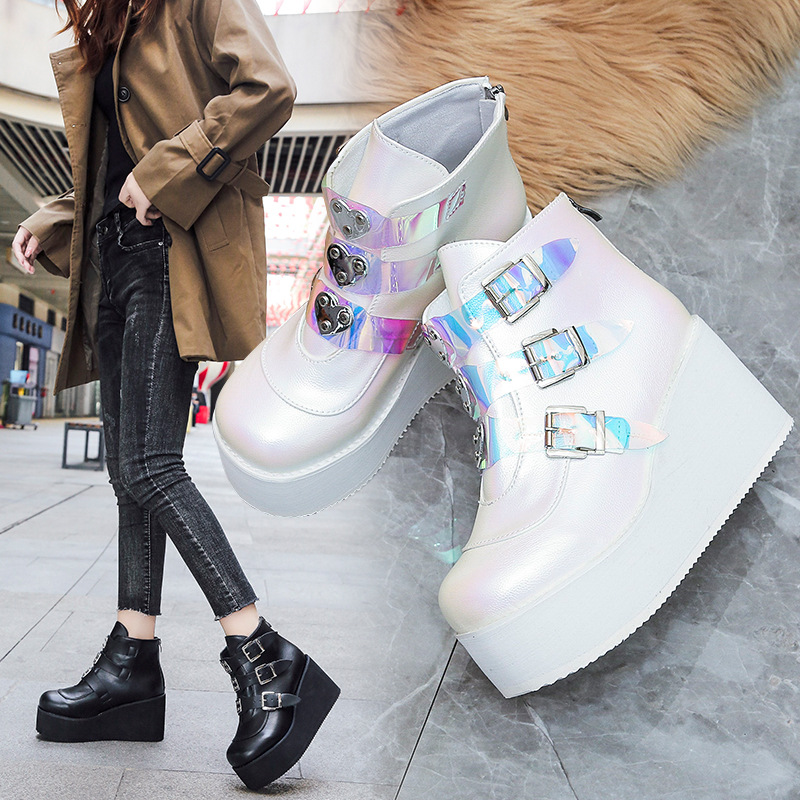 2020 autumn and winter export large-sized round-toe high-heeled ankle boots, low-top belt buckle thick-soled colorful women's fashion boots Application Scenario