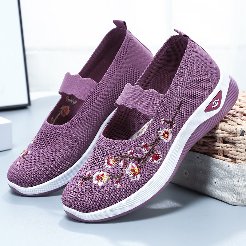 Women's shoes, cross-border large-sized casual shoes, shoes for middle-aged and elderly mothers, embroidered shoes, old Beijing cloth shoes, single-foot shoes full figure