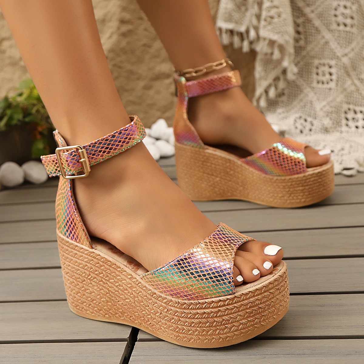 Cross-border wedge heel plus-size women's sandals 2025 Summer new style European and American fashion thick-soled cake one-shoulder buckle women's sandals details Picture