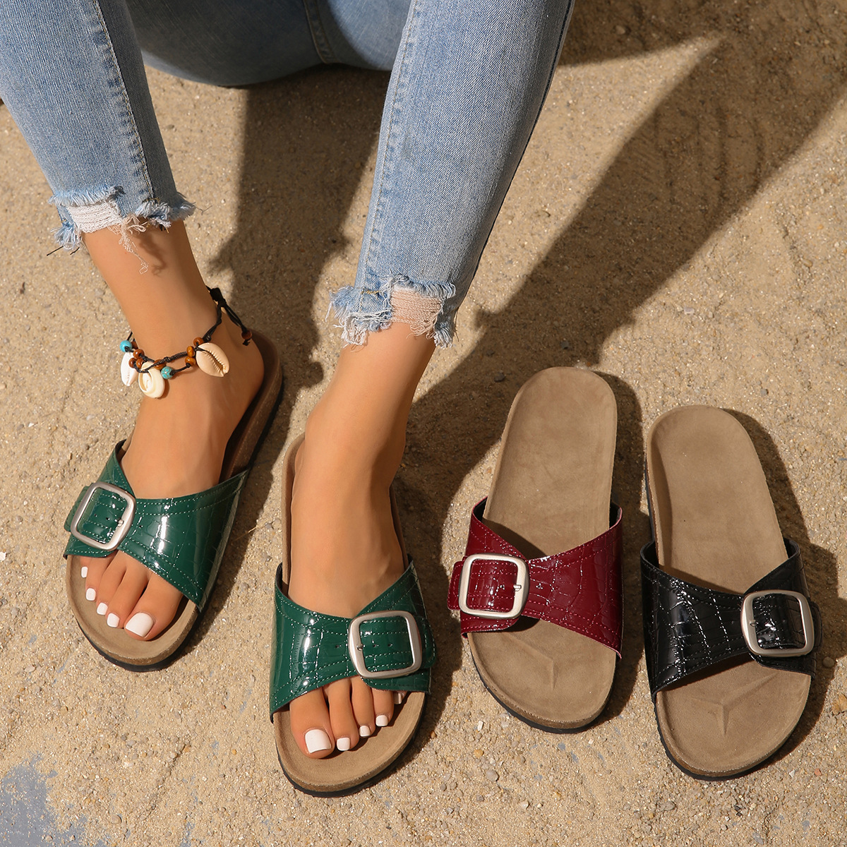New thick-soled flat slippers for women in summer 2025, European and American fashion belt-buckle open-toe sandals for women full figure