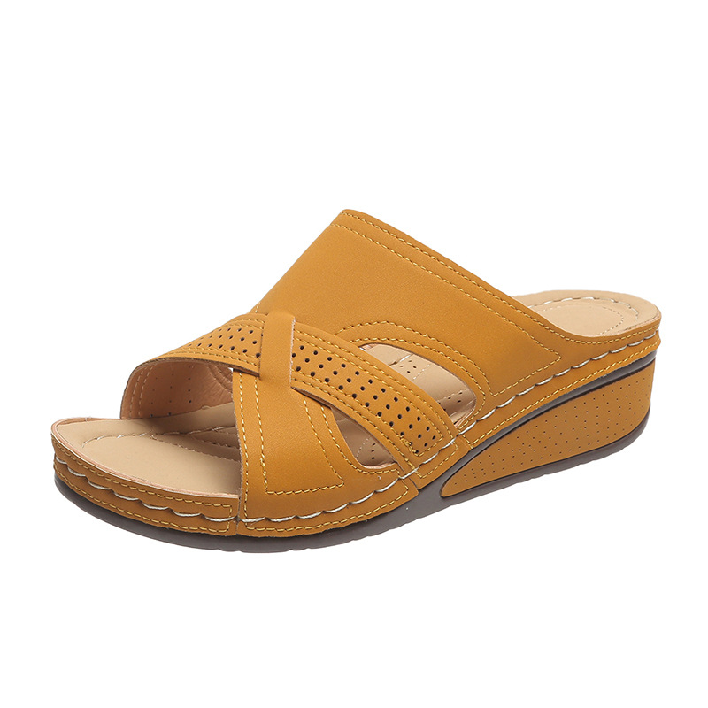 New women's summer slippers, cross-mom slippers, women's fashionable and versatile casual sandals, single shoes in stock Item Picture