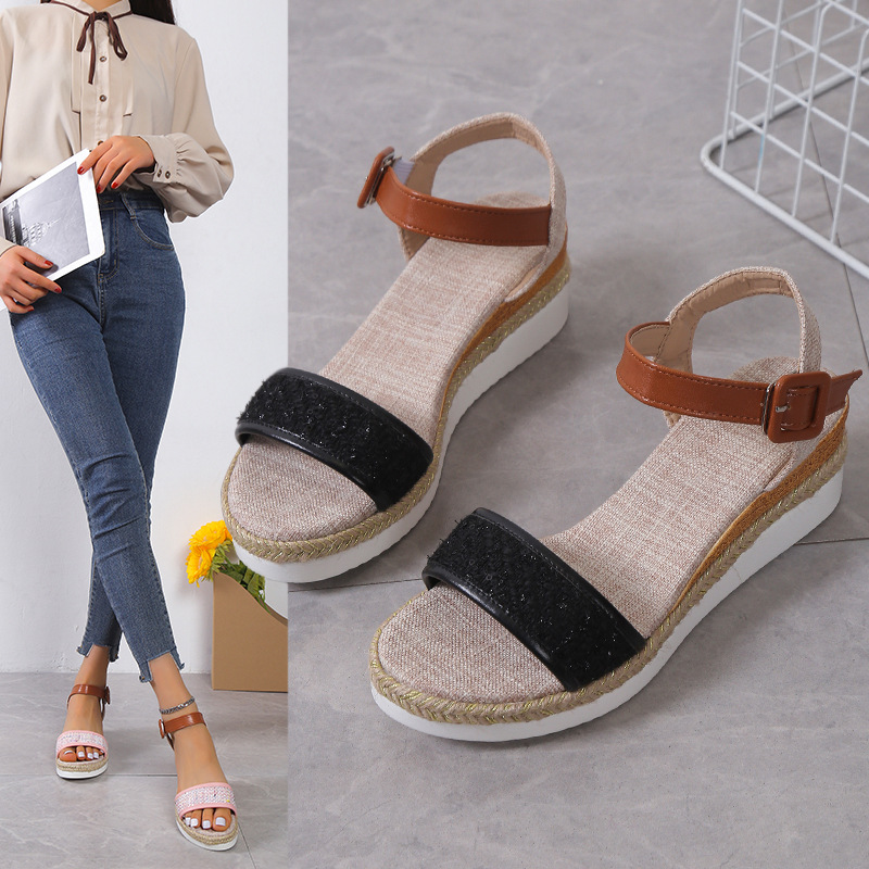 Cross-border plate-size women's sandals 2024 Summer new style wedge heel low-heeled casual sandals women's one-shoulder buckle Roman sandals full figure