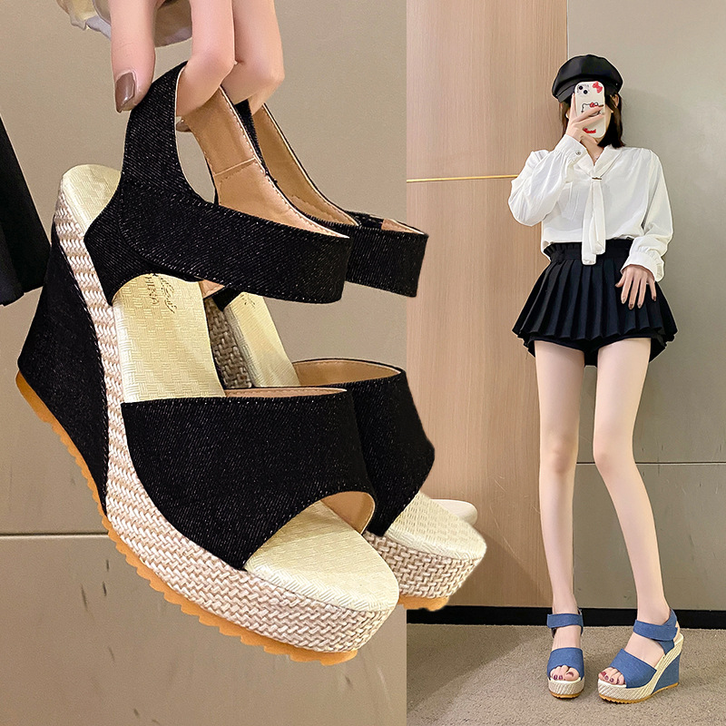Large-sized 34-41 thick-soled women's sandals for cross-border trade 2024 summer new style women's wedge heel high heels Korean version full figure