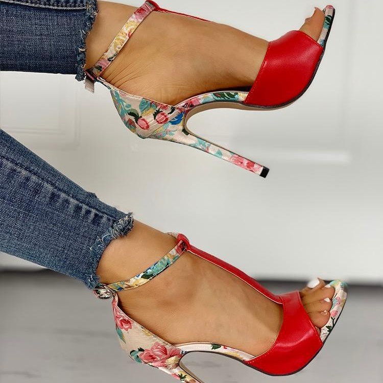 European and American summer high-heeled pointed-toe fashion shoes, women's catwalk slender high-heeled sandals, cross-border heel buckle sandals full figure
