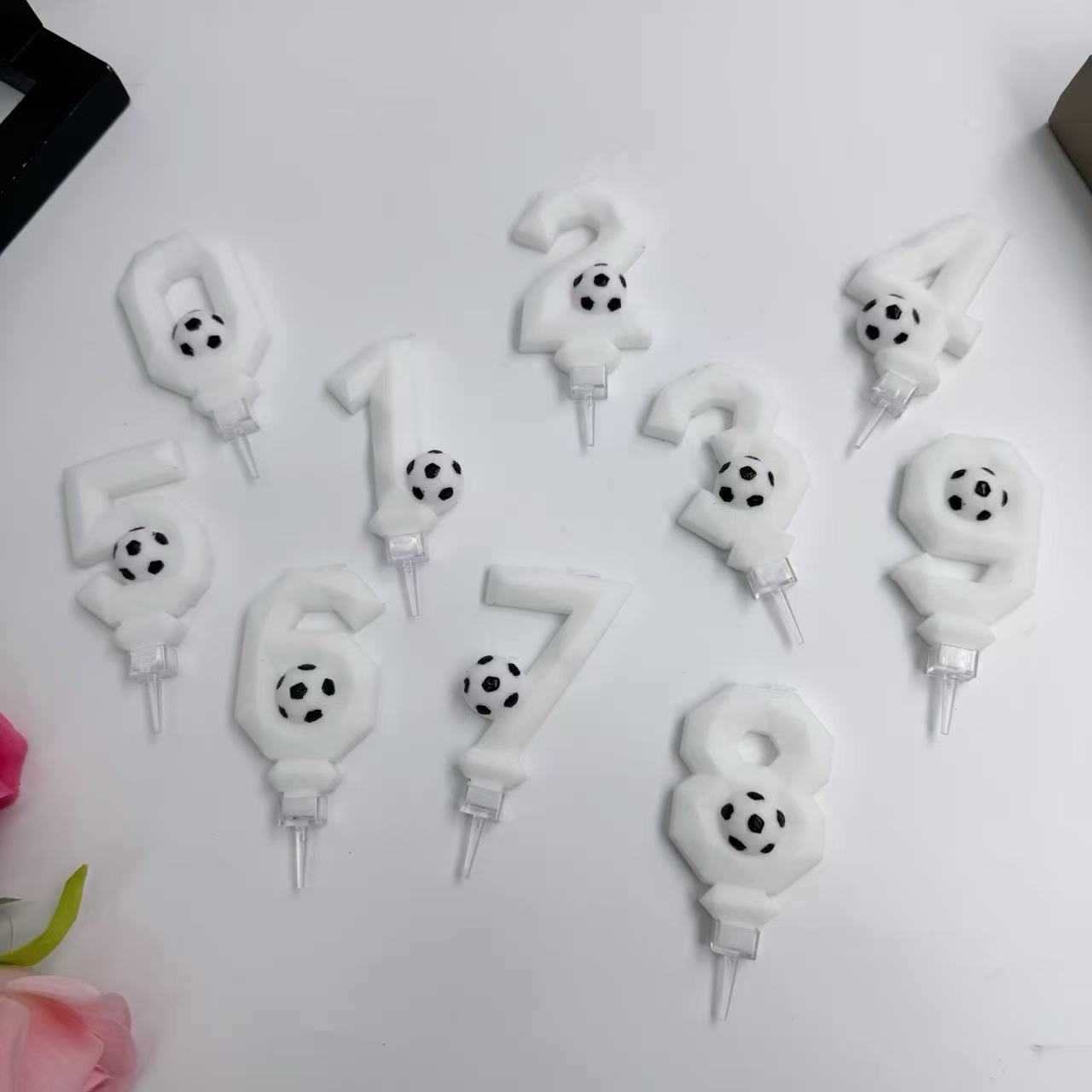 蜡烛/香薰蜡烛/生日蜡烛/派对蜡烛/果冻蜡烛白底实物图