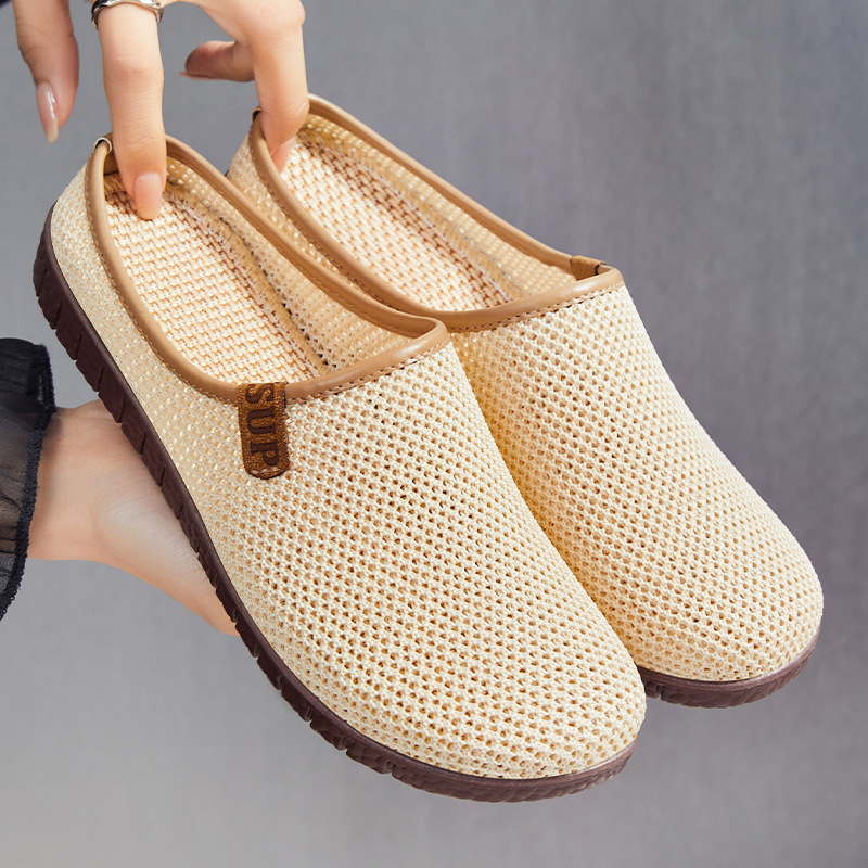 Summer new cross-border women's shoes, breathable slippers, fashionable and versatile casual shoes. Lazy people can wear mom shoes on one foot full figure