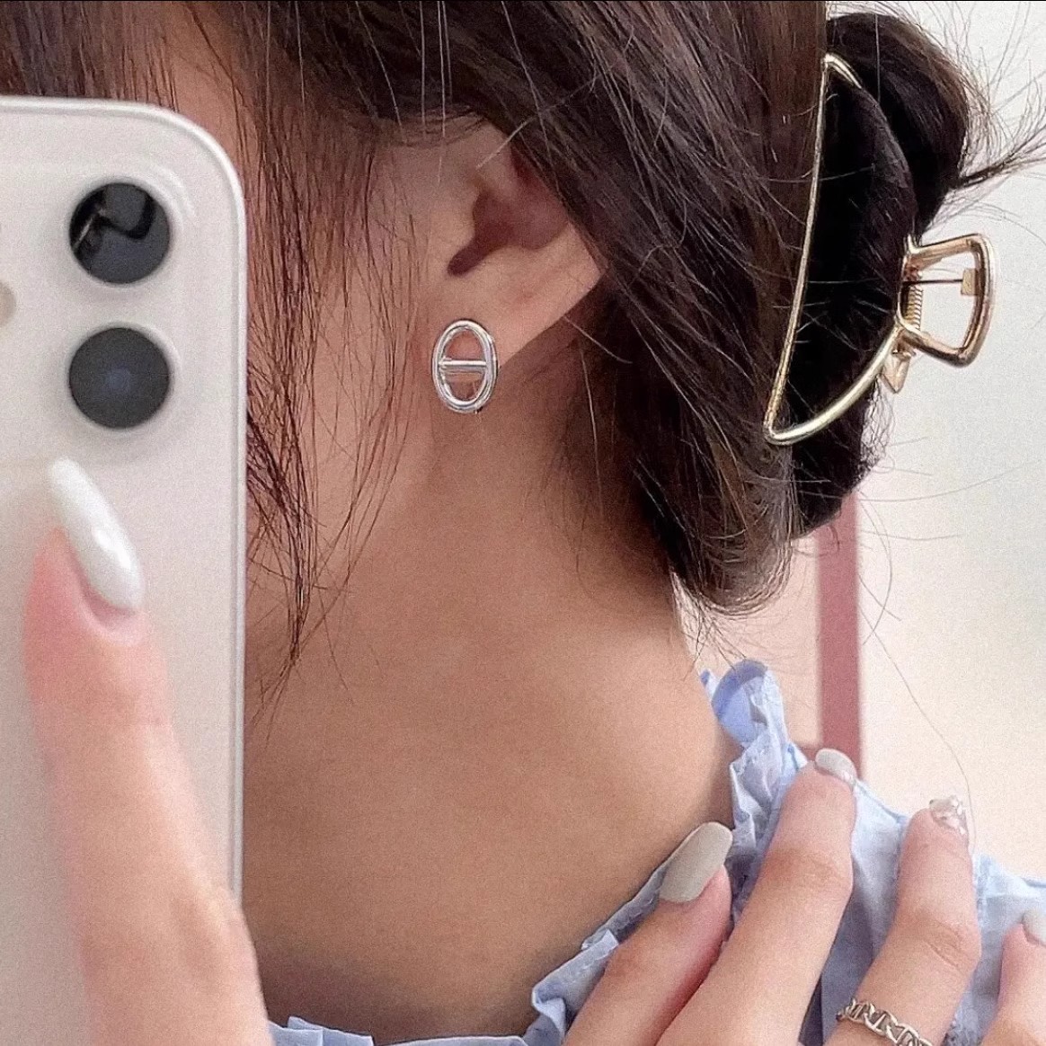 Xuhui brand exquisite and light luxury copper plated with real gold and zircon inlaid 925 silver needle pig nose stud earrings, fashionable and elegant Item Picture