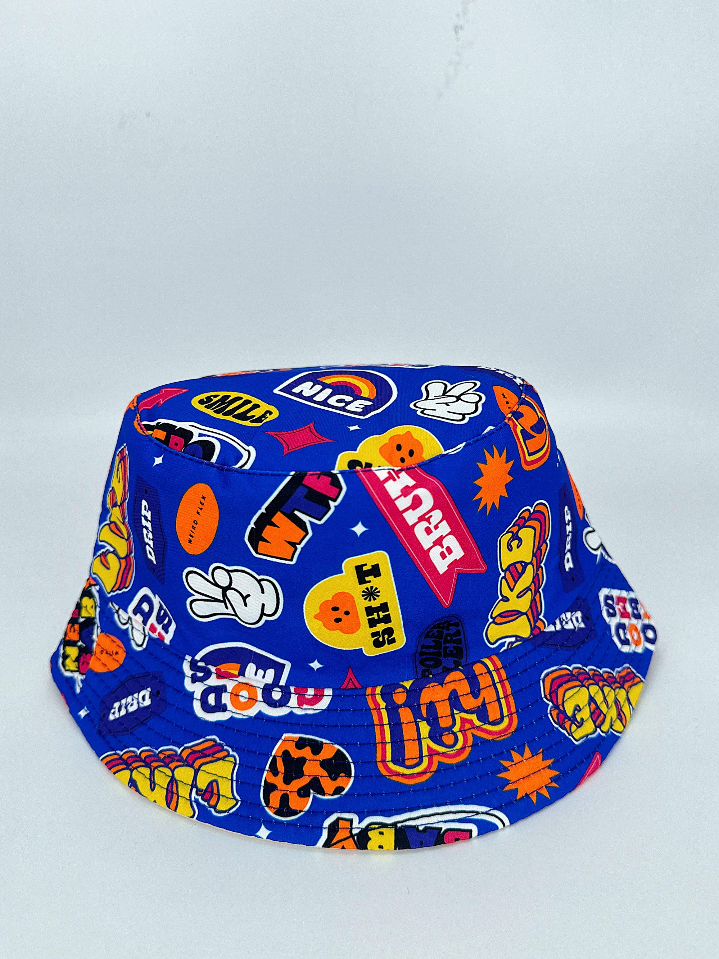 The new spring and summer collection of Biye features a variety of printed double-sided fisherman hats. They are cute, cartoon-like, versatile, and suitable for outdoor sun protection and sun protection. They are foldable and easy to carry. Both men and women are wearing 54CM fisherman hats with a dock circumference details Picture