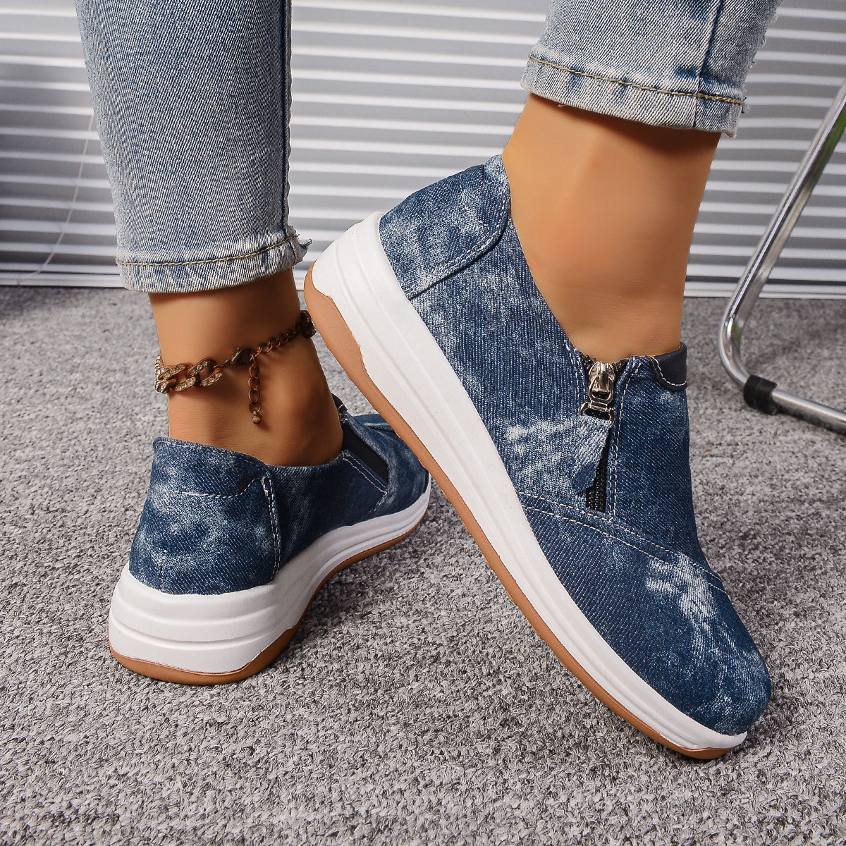 Cross-border plus-size casual single-shoe women's Spring/Autumn 2024 new denim single-shoe women wearing beans details Picture