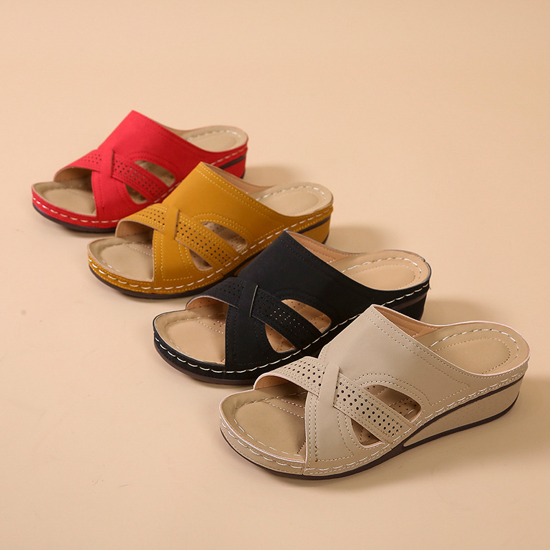 New women's summer slippers, cross-mom slippers, women's fashionable and versatile casual sandals, single shoes in stock full figure