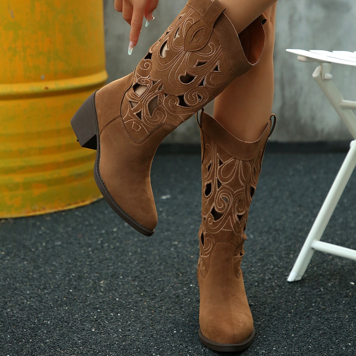 Brown retro western cowboy boots for women, 2025 new style hollowed-out mid-calf boots, embroidered knight boots thick details Picture