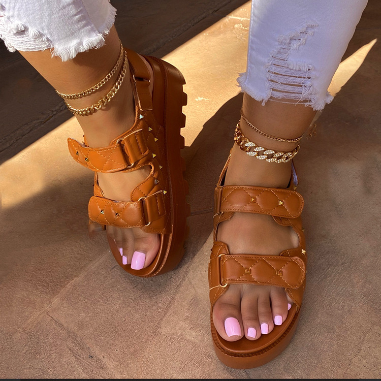 Thick-soled summer Roman sandals for women, 2021 new style European and American fashion rivet one-button beach women's summer shoes details Picture