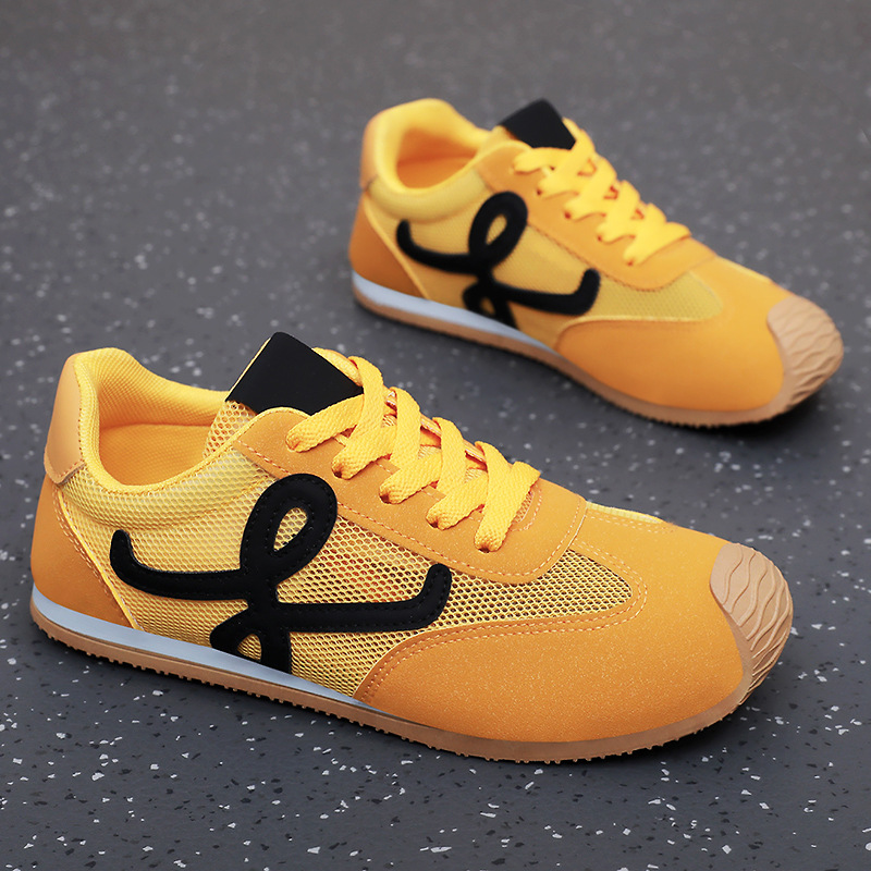 Women's shoes, versatile casual shoes, fashionable and versatile single shoes, soft soles, comfortable and not tiring to the feet, running shoes, breathable mesh shoes full figure