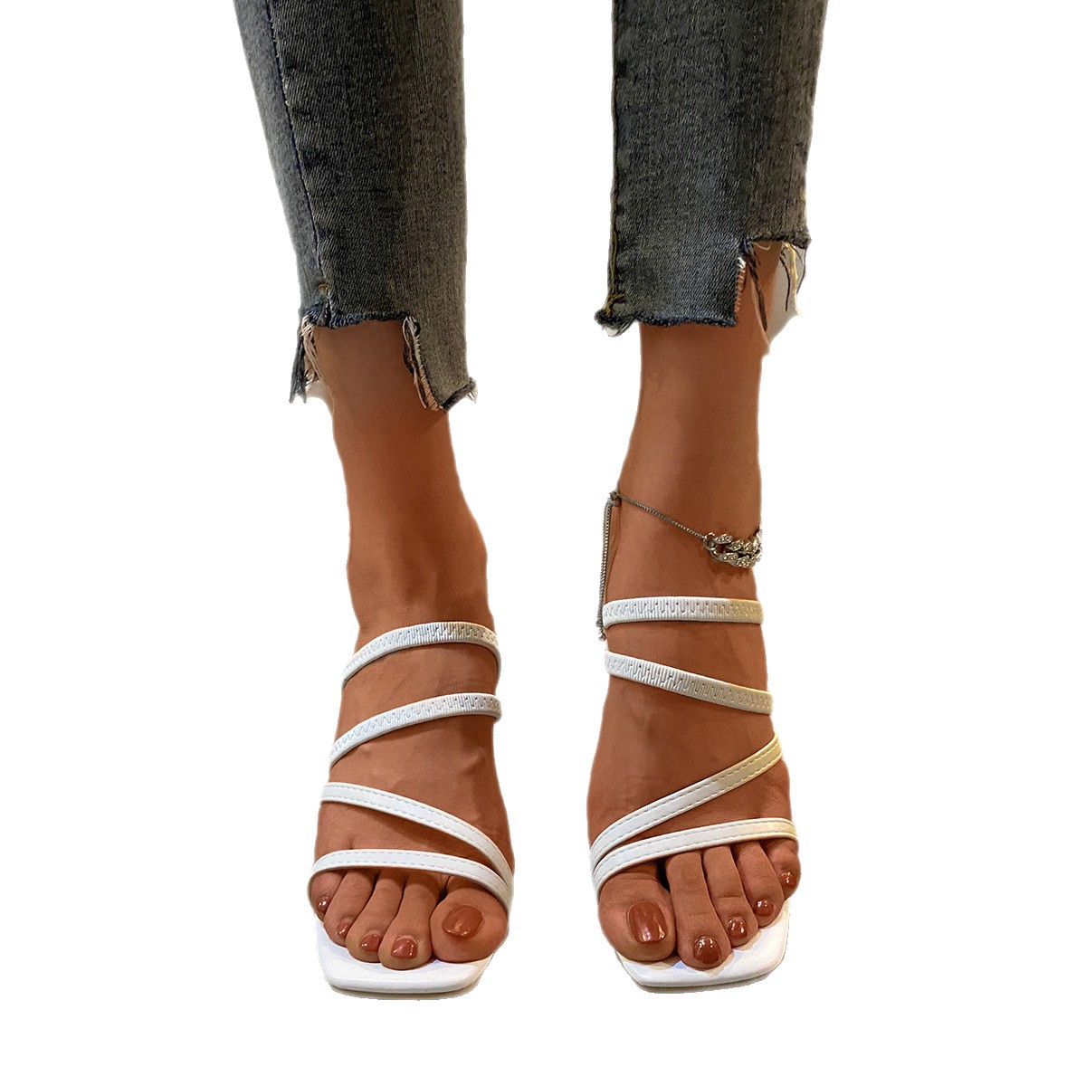 High-heeled flip-flops for women in 2025, a new summer style in Europe and America, large-sized fashionable outerwear sandals with thick heels and square heads Item Picture