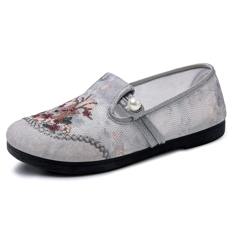 Women's shoes, Beijing cloth shoes, women's shoes with soft soles, not tiring to the feet, shoes for middle-aged and elderly mothers, embroidered shoes, flat, breathable single shoes Item Picture