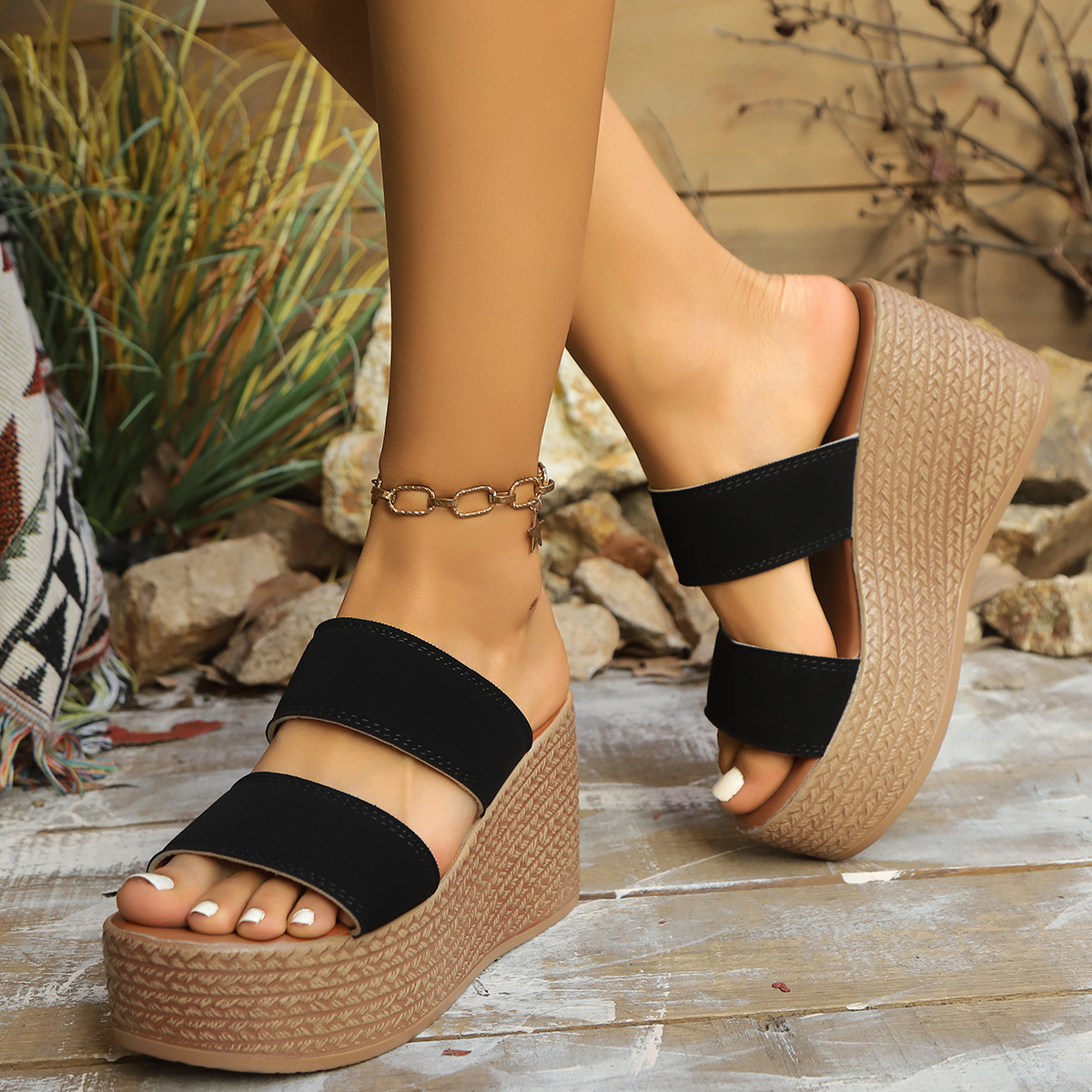 Cross-border trade large size 2025 new style wedge heel women's sandals, slippers, muffin, thick-soled, round-toe, casual, color-blocked flip-flops batch Application Scenario