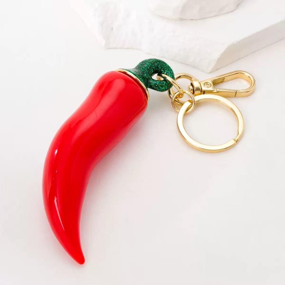 钥匙扣/獭兔毛球饰品/三丽欧/钥匙扣配件/透明的樱桃珠白底实物图