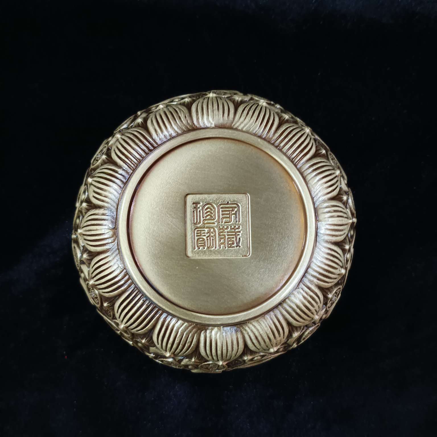 Zhonggong Craft copper Coin treasure Basin, money-attracting and wealth-gathering piggy bank, home living room desktop decoration detail image 7