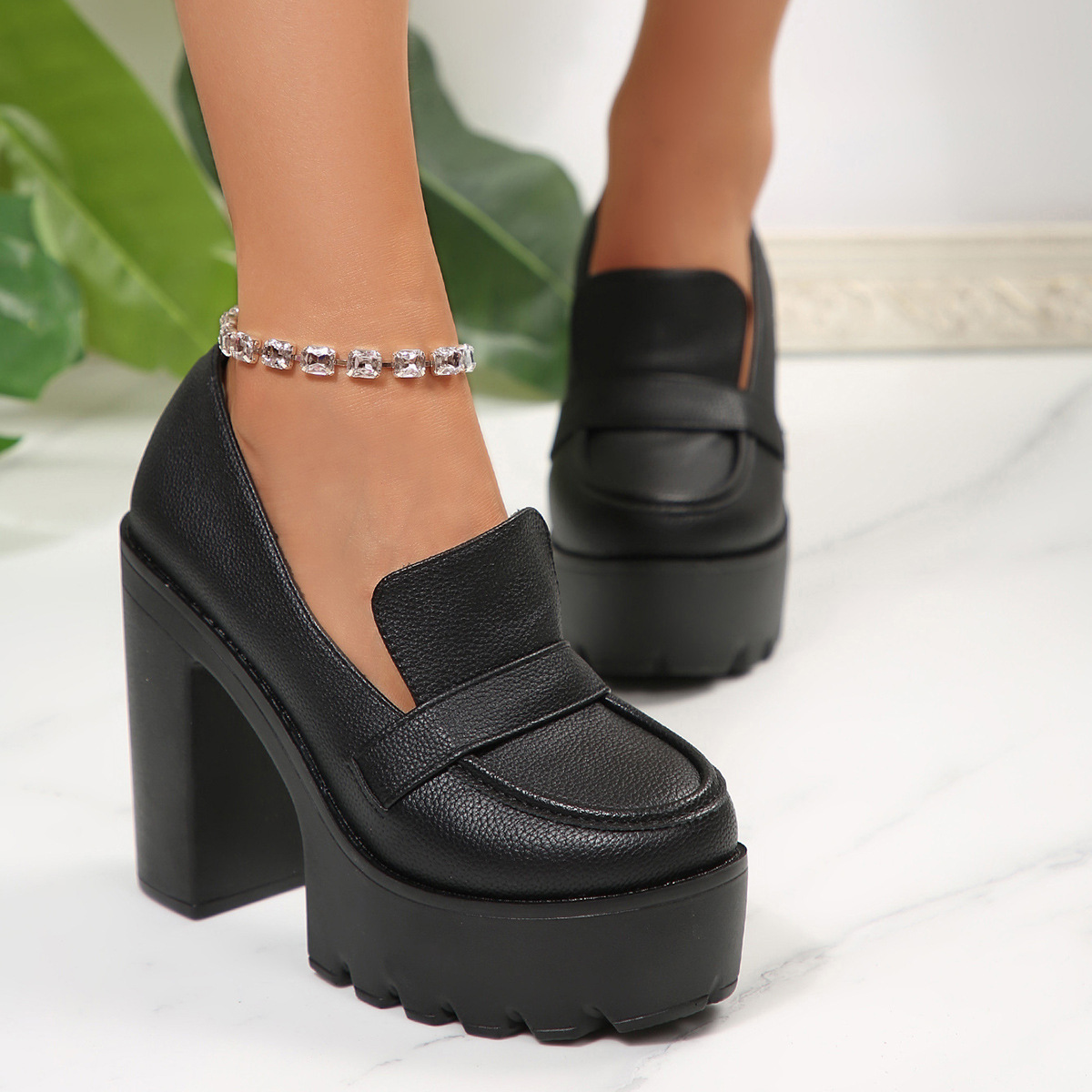 High-heeled women's 2025 new spring and autumn leather shoes are not tiring to the feet. Deep-mouthed single shoes are comfortable. Thick-soled waterproof platform, coarse heel women's shoes details Picture