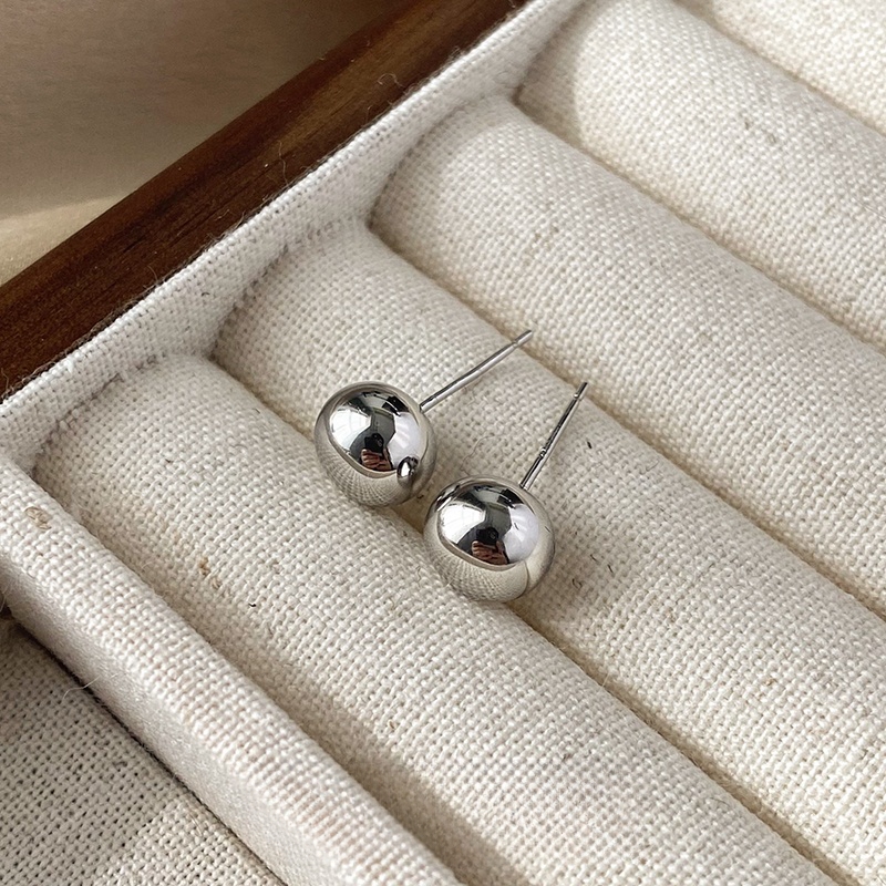 Xuhui brand exquisite and light luxury copper-plated real gold 925 silver needle ball design fashionable stud earrings and earrings Item Picture