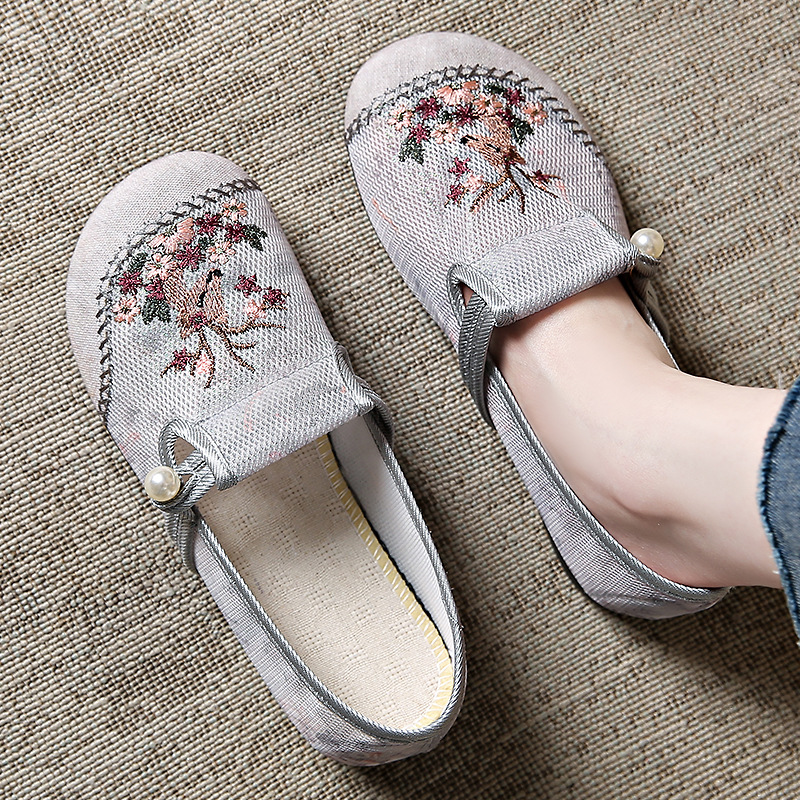 Women's shoes, Beijing cloth shoes, women's shoes with soft soles, not tiring to the feet, shoes for middle-aged and elderly mothers, embroidered shoes, flat, breathable single shoes Specification drawing