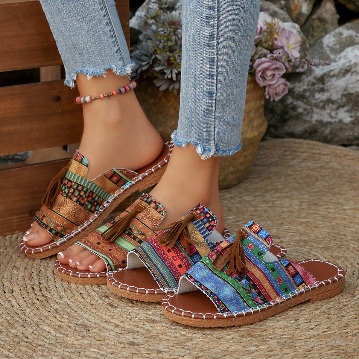 Ethnic style cross-border trade large-sized flat slippers for women 2025 summer new style European and American fringed beach shoes details Picture