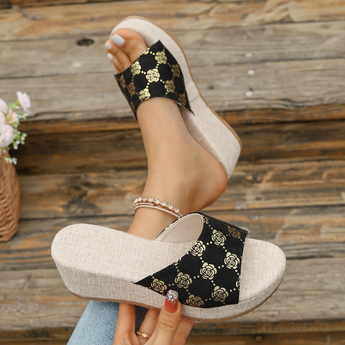 Large-sized export wedge heel slippers for women to wear outside, printed thick-soled fish-mouth women's cool slippers with suede for fashionable women to wear outside Specification drawing