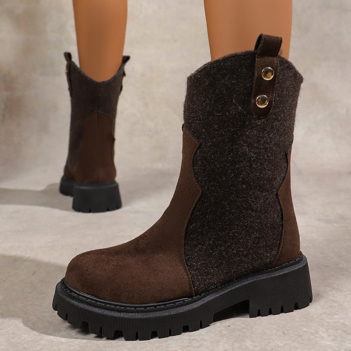 The 2025 autumn new cross-border trade large-sized Martens boots for women, featuring a combination of European and American styles, thick heels, medium heels and round toe fashion boots Application Scenario