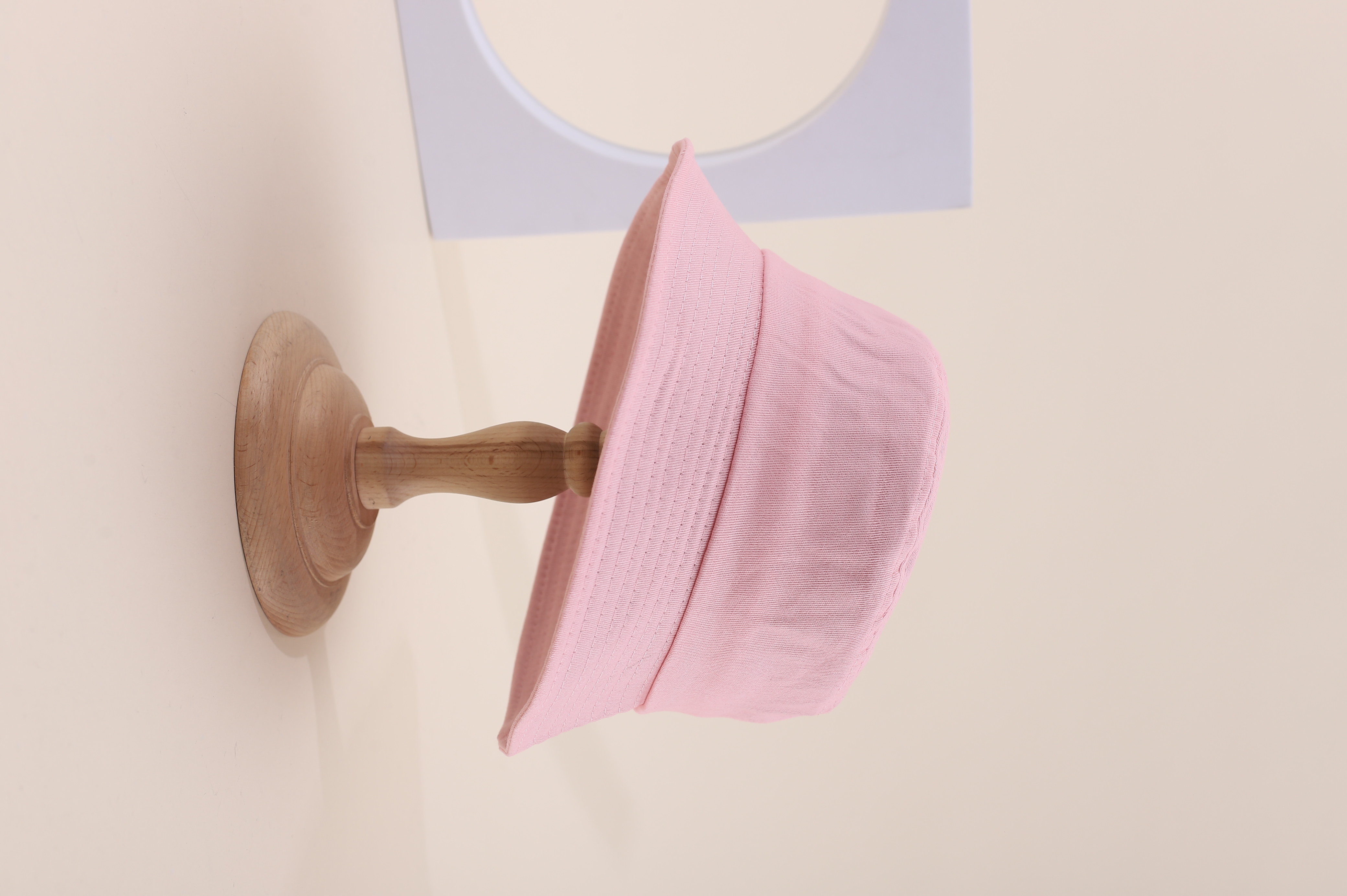 This is a popular Korean adult single-sided fisherman hat for spring and summer. It has a smooth board that can be DIY for sun protection and sun protection. It is simple, fashionable, versatile, foldable and easy to carry. It is suitable for both men and women. Both sizes are 58 head measurements Specification drawing