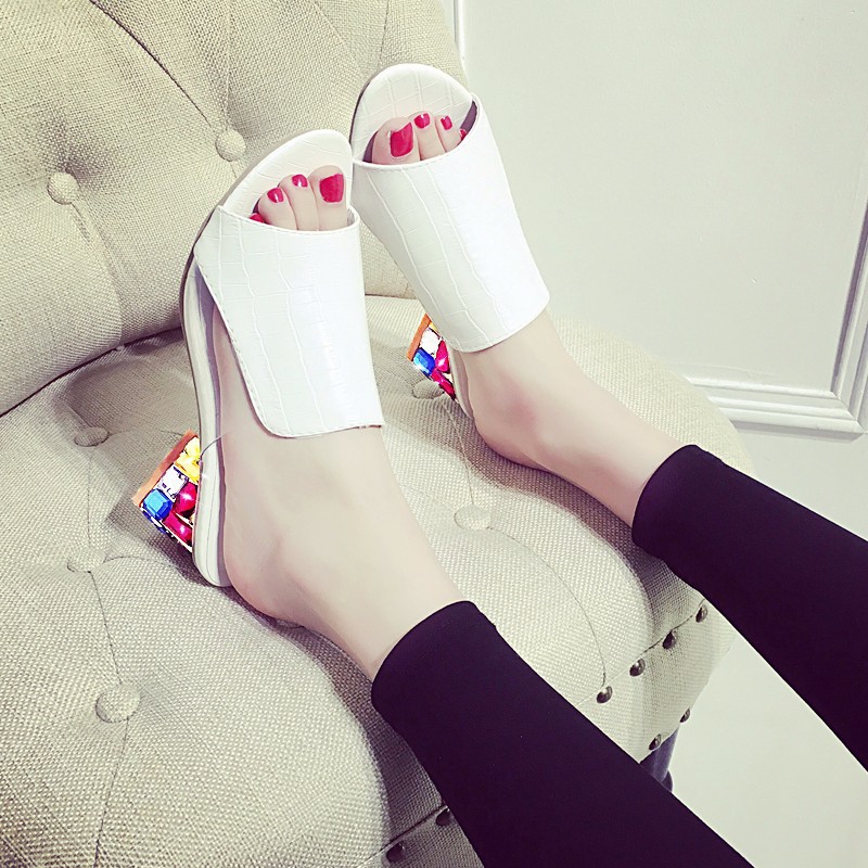 Summer new style sandals for foreign trade: Women's mid-heel, fish-mouth water diamond, European and American fashion, large-sized, thick-heel, patterned flip-flops 41 details Picture