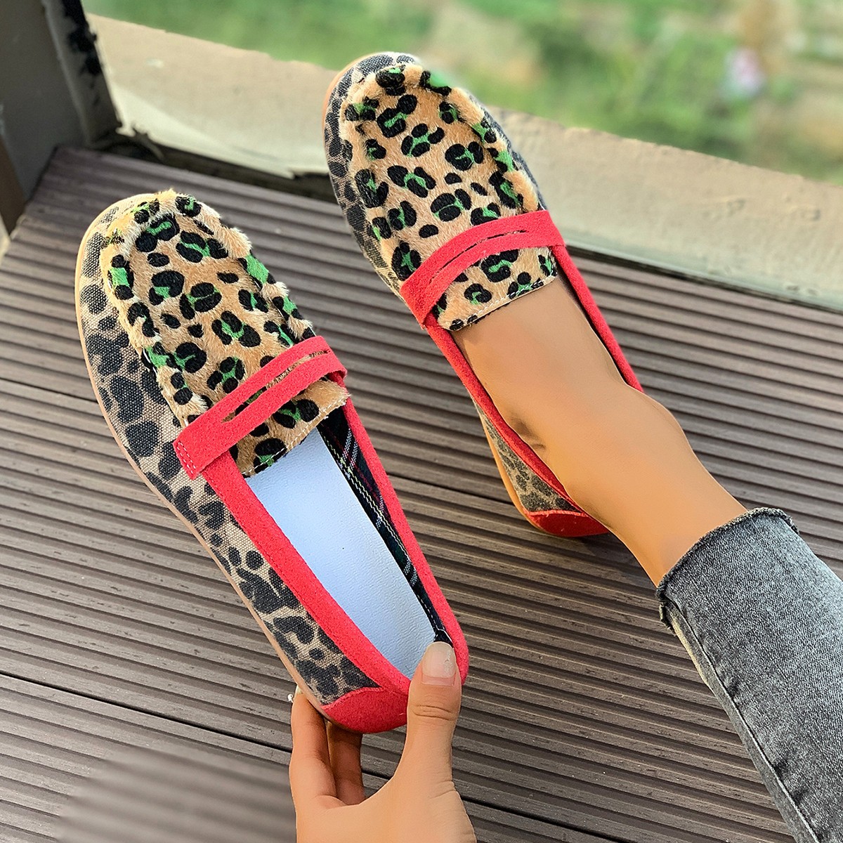 Summer 2024 new style flat-bottomed leopard print lazy round-toed casual single shoes for women in Europe and America. Wholesale full figure