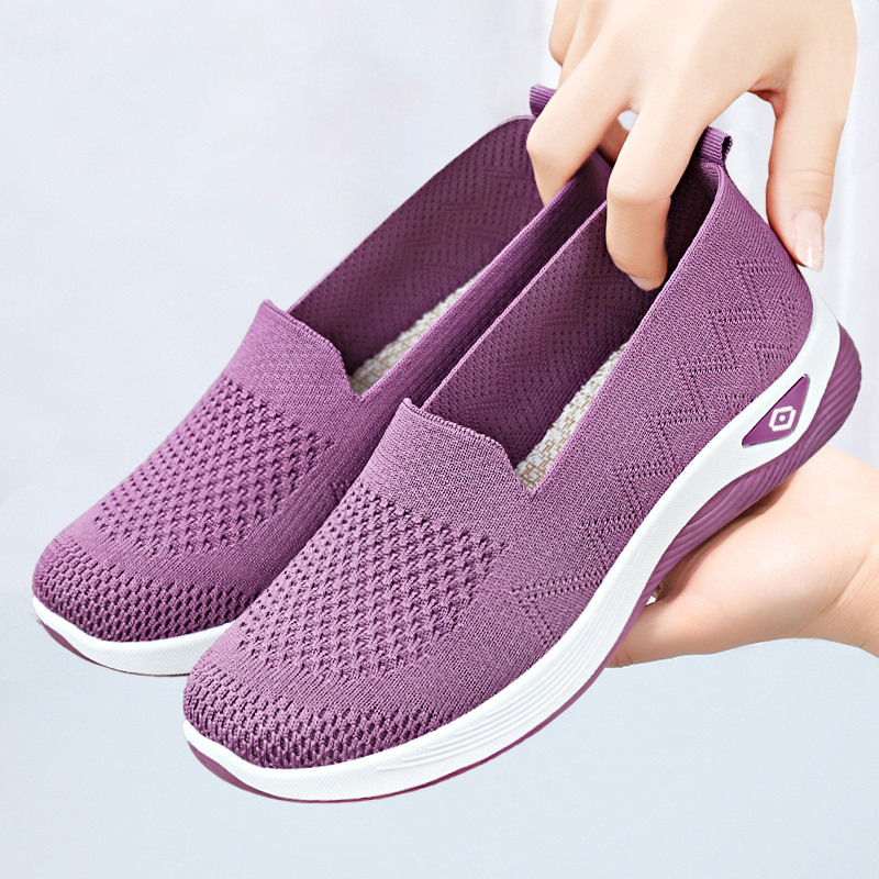 New cross-border women's shoes, breathable and casual, a pair of mom shoes, old Beijing cloth shoes, flat and versatile single shoes details Picture