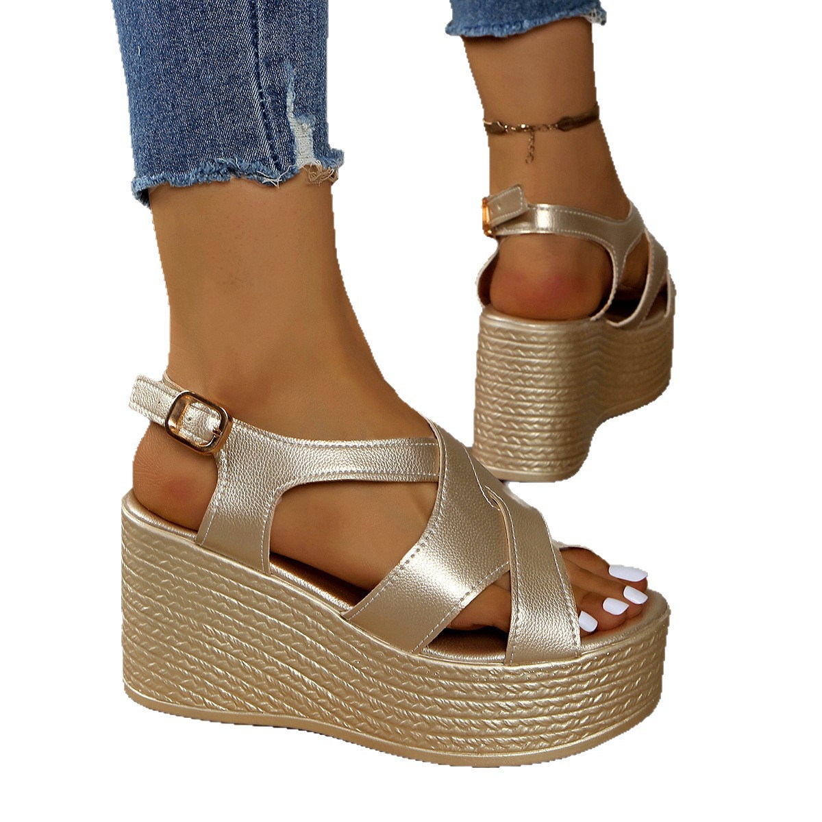 Spring and summer new European-style large-sized hollowed-out fish-mouth wedge sandals for women, golden glossy buckle thick-soled women's shoes Item Picture