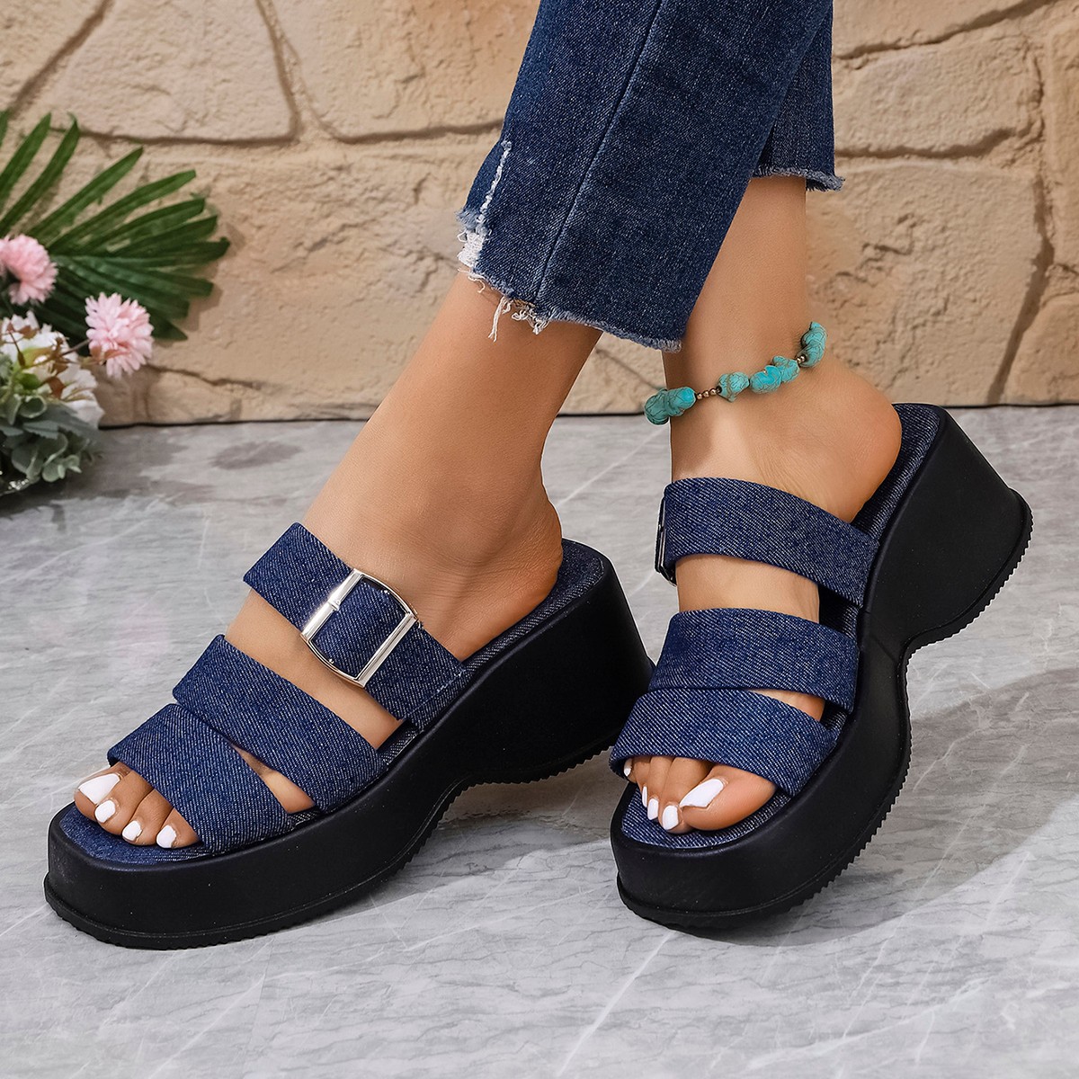 Wholesale of 2025 new summer one-piece slope and large-sized export flip-flops for women's outerwear, thick-soled beach flip-flops Specification drawing