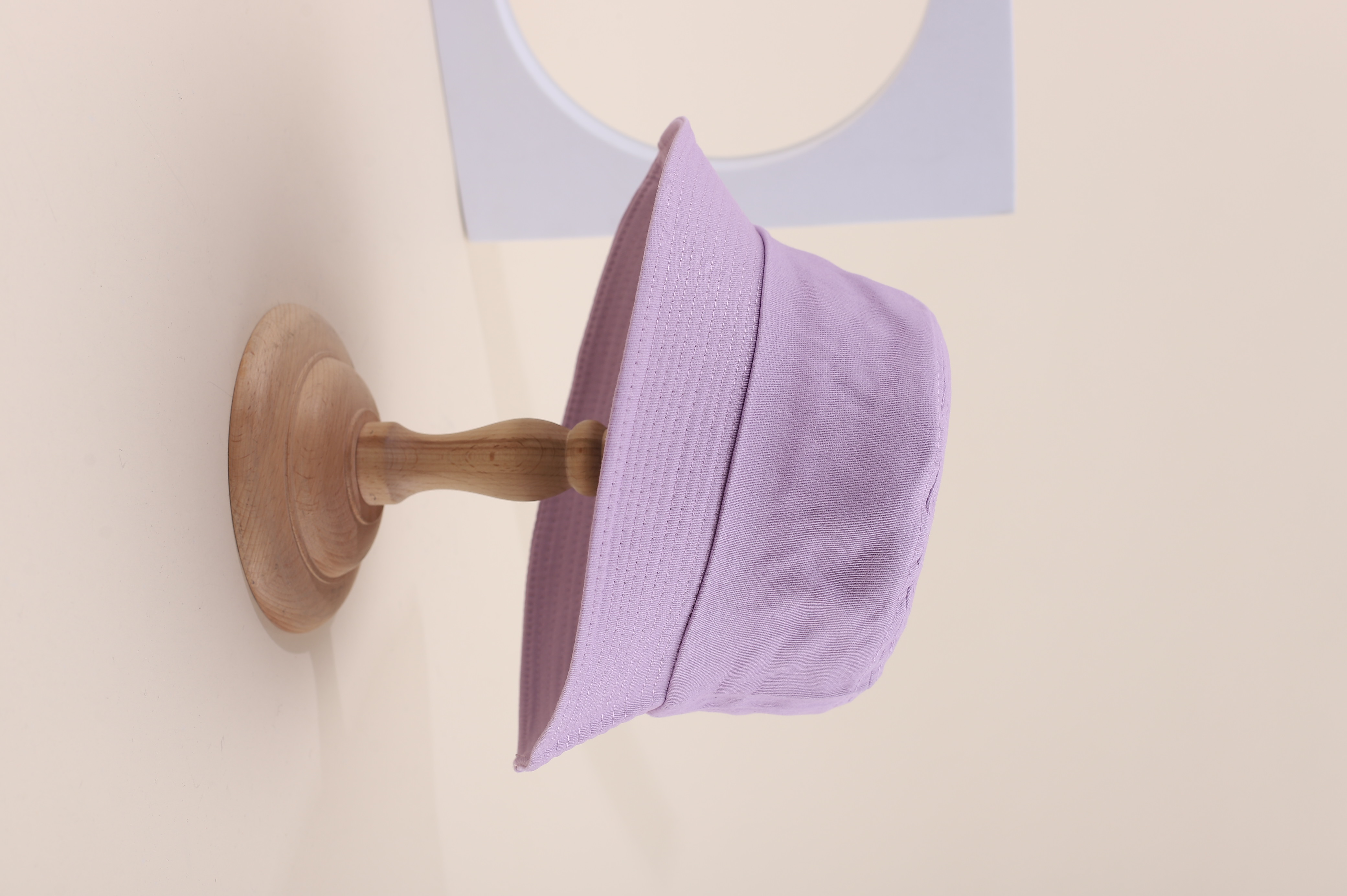 This is a popular Korean adult single-sided fisherman hat for spring and summer. It has a smooth board that can be DIY for sun protection and sun protection. It is simple, fashionable, versatile, foldable and easy to carry. It is suitable for both men and women. Both sizes are 58 head measurements Item Picture