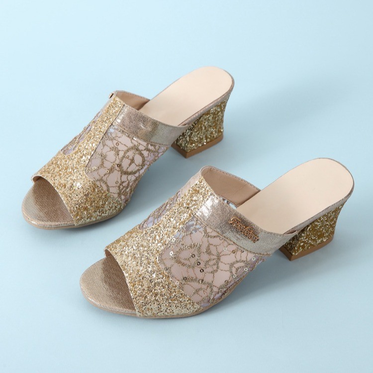 Women's cooling slippers 2025 summer export large-size new thick-heeled mesh breathable and fashionable vacation beach half slippers full figure